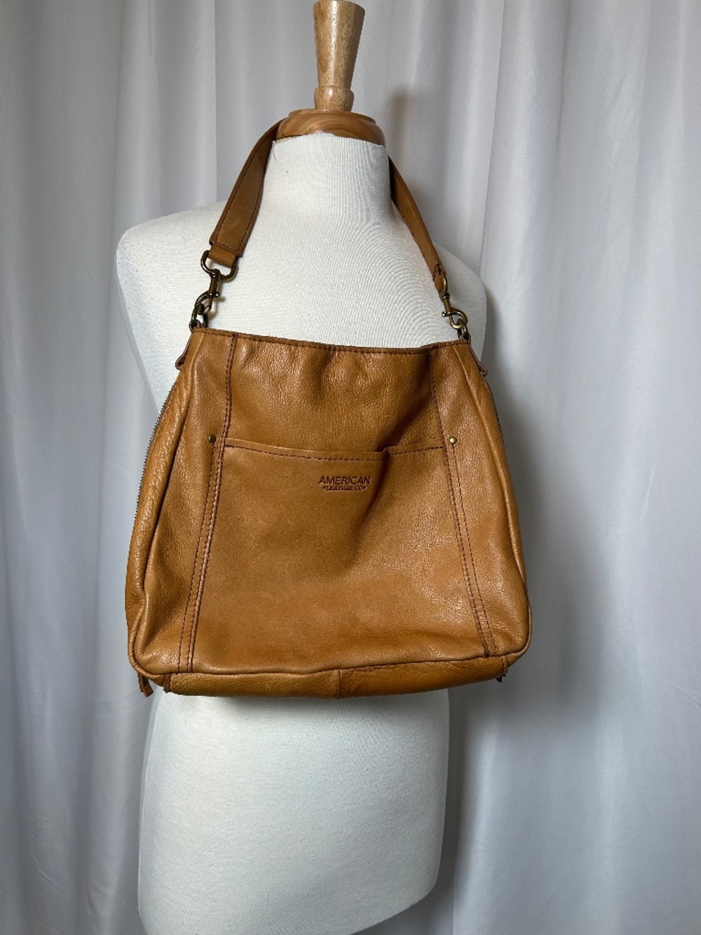 AMERICAN LEATHER CO. AUSTIN SHOULDER BAG